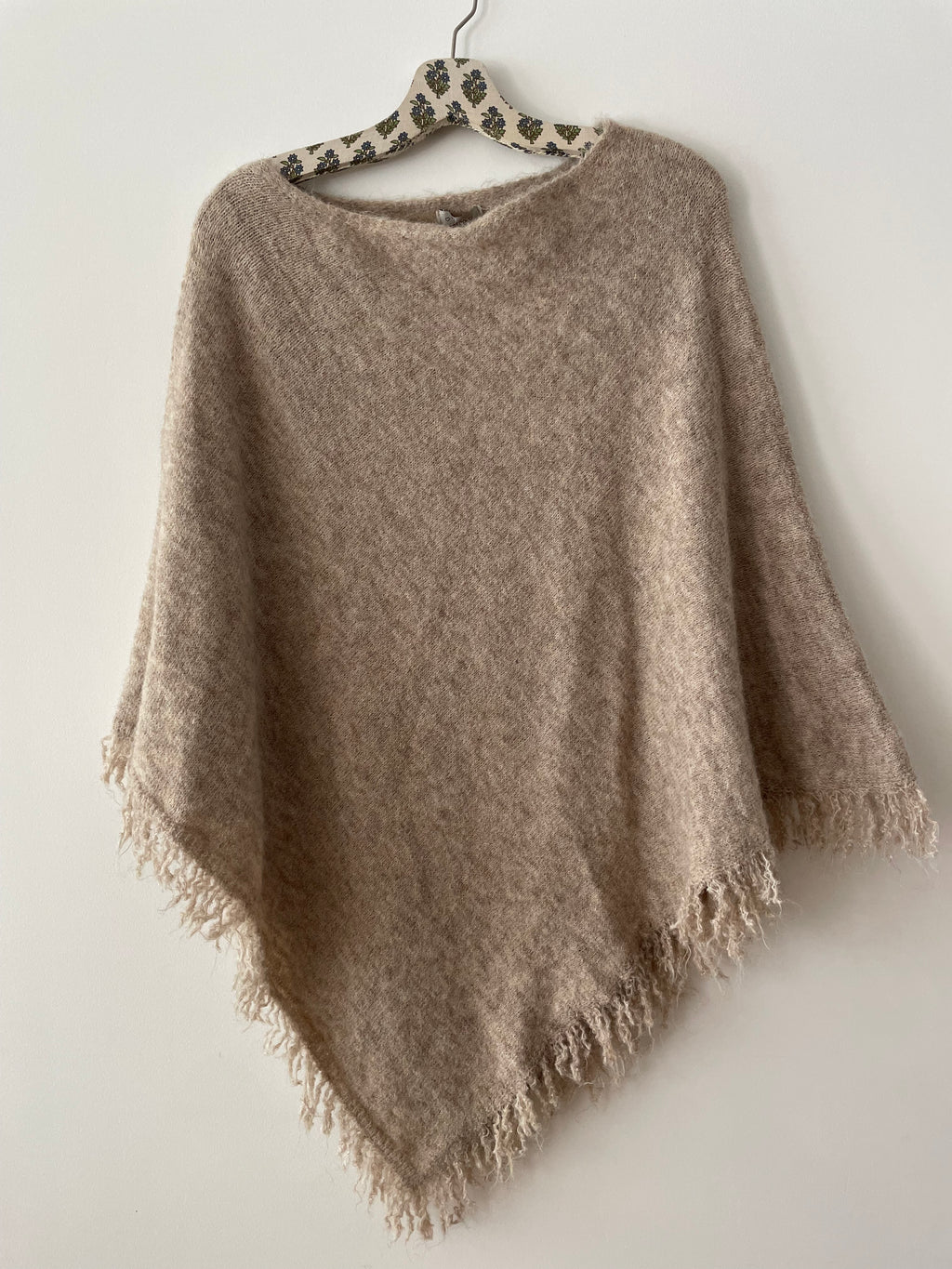 Poncho “Karenina” Beige