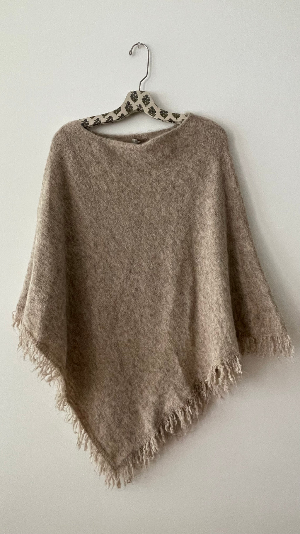 Poncho “Karenina” Beige