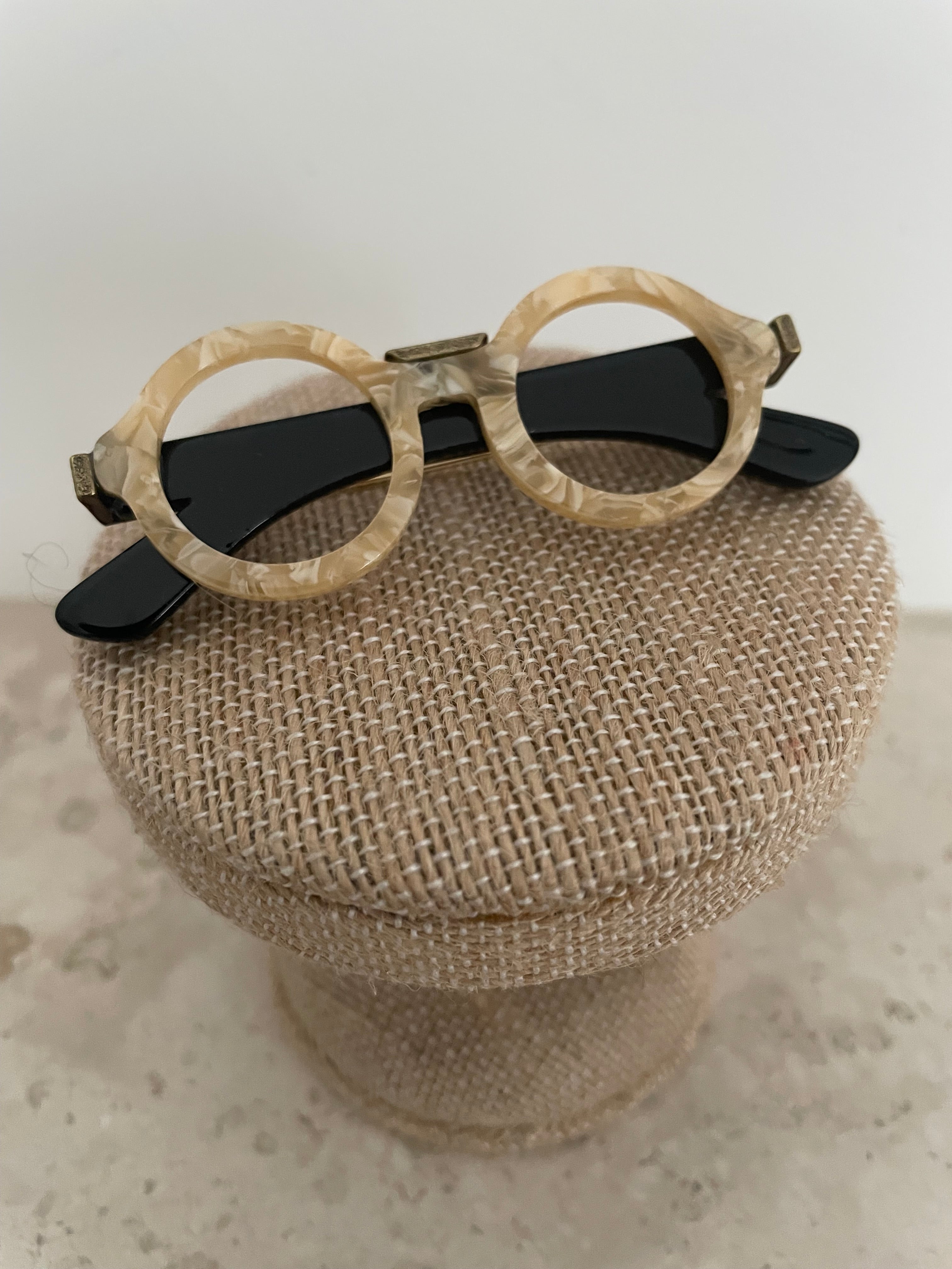 Broche “Gafas” Marfil