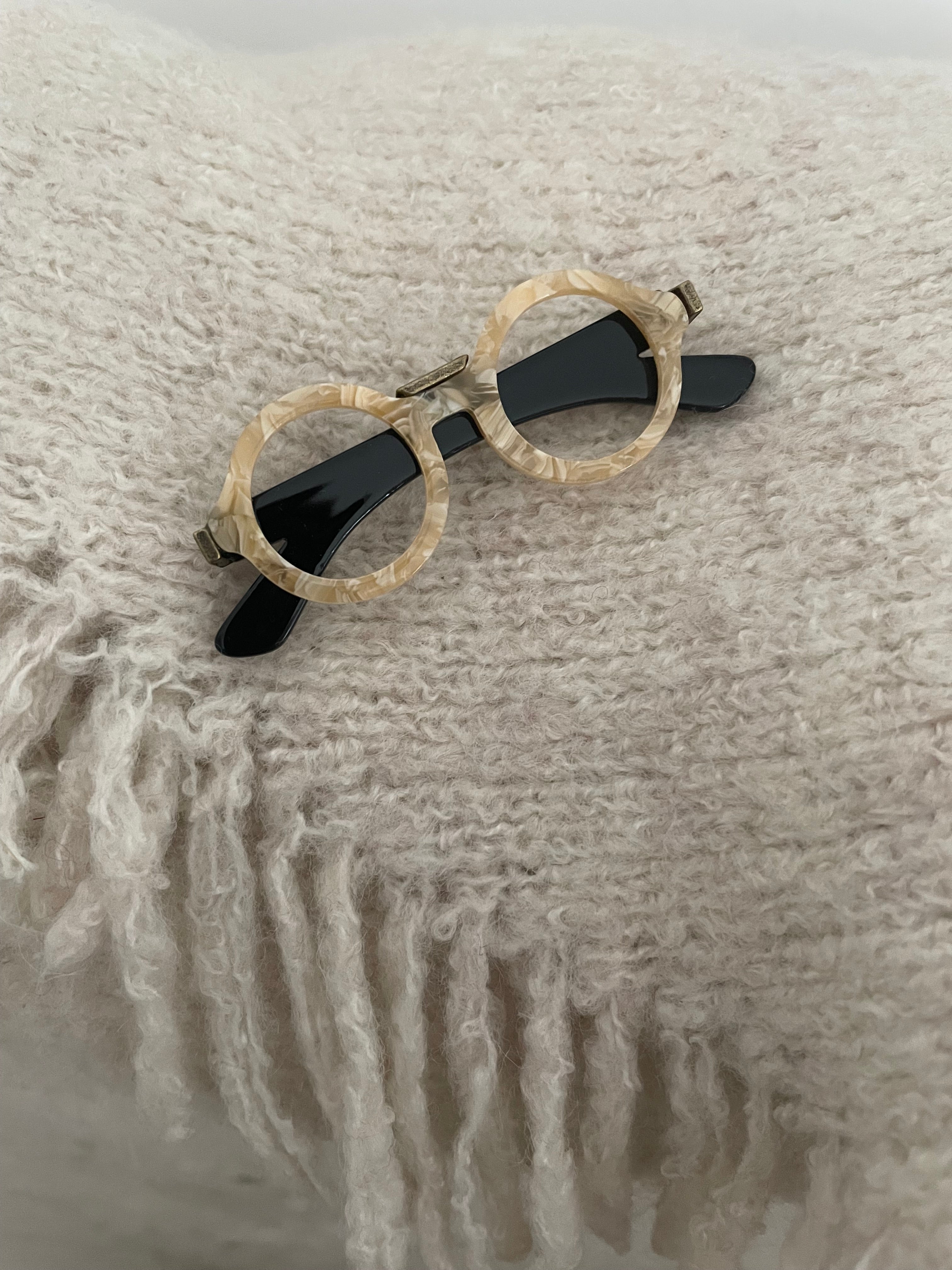 Broche “Gafas” Marfil